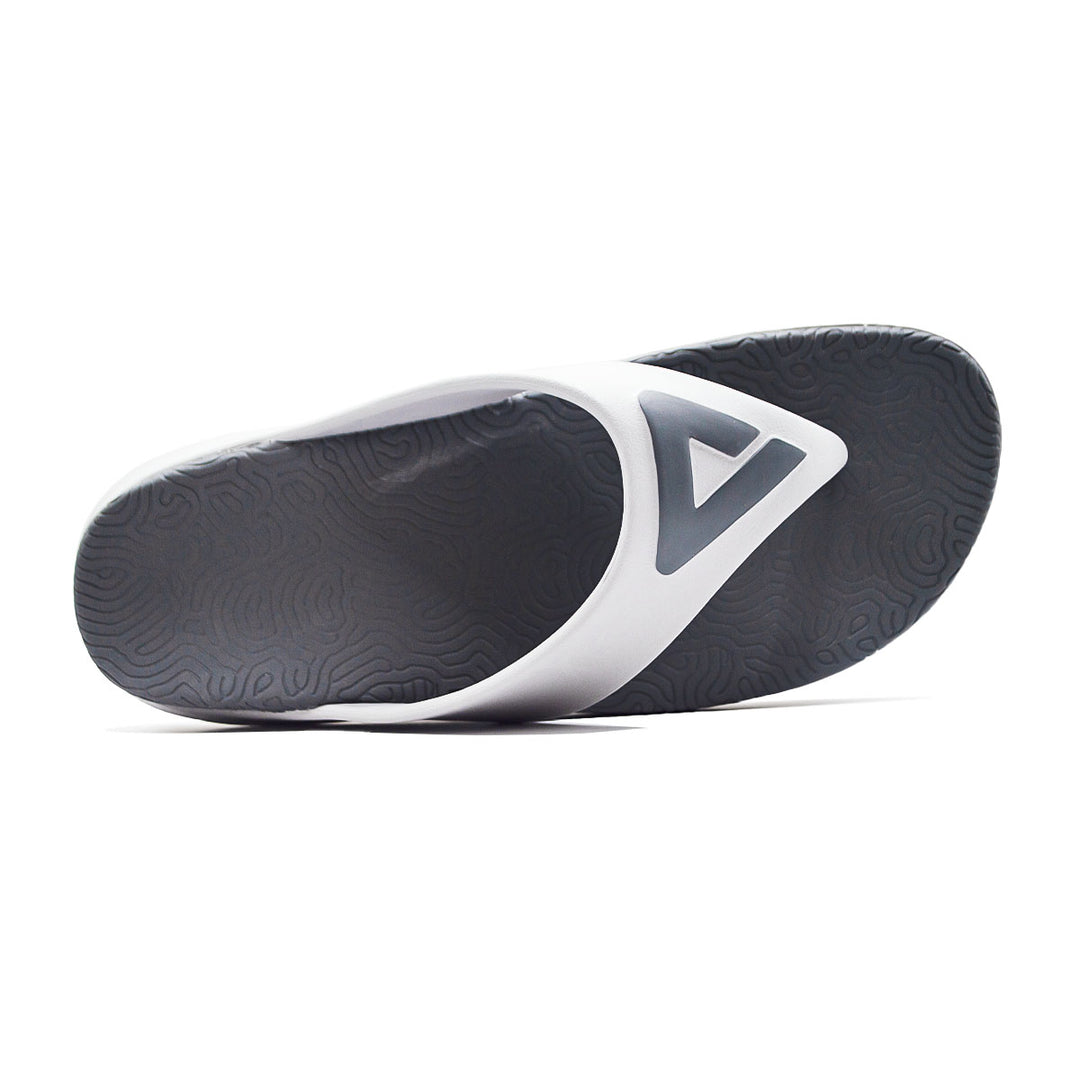 Claquette homme PEAK Taichi gris clair gris magnétique - vue de dessus