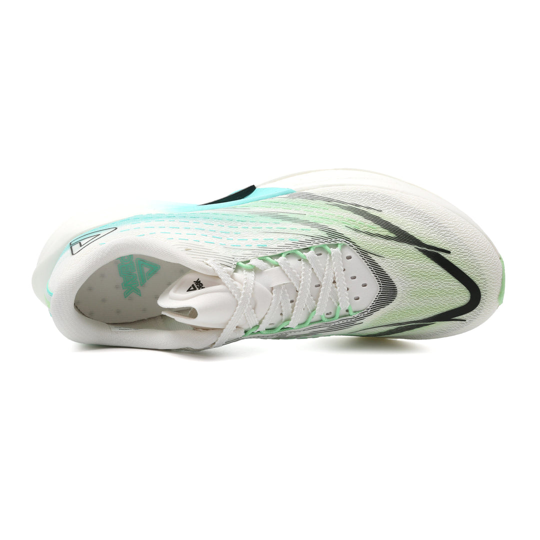 Détail de la chaussure running PEAK UP30 5.0 blanc vert femme