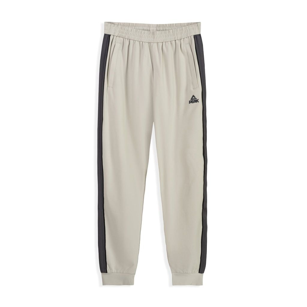 Logo PEAK sur ensemble survêtement gris homme