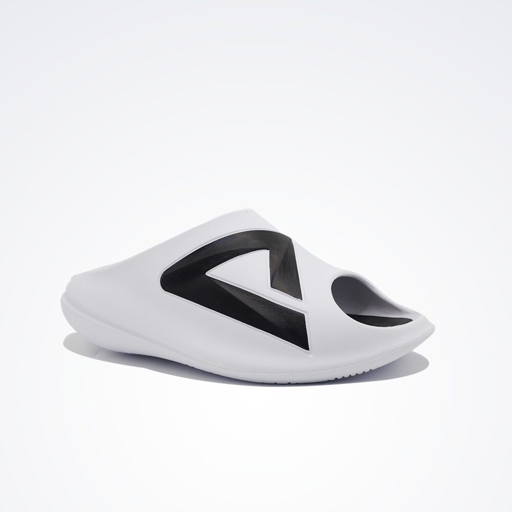 Peak Slippers Chubby White Black