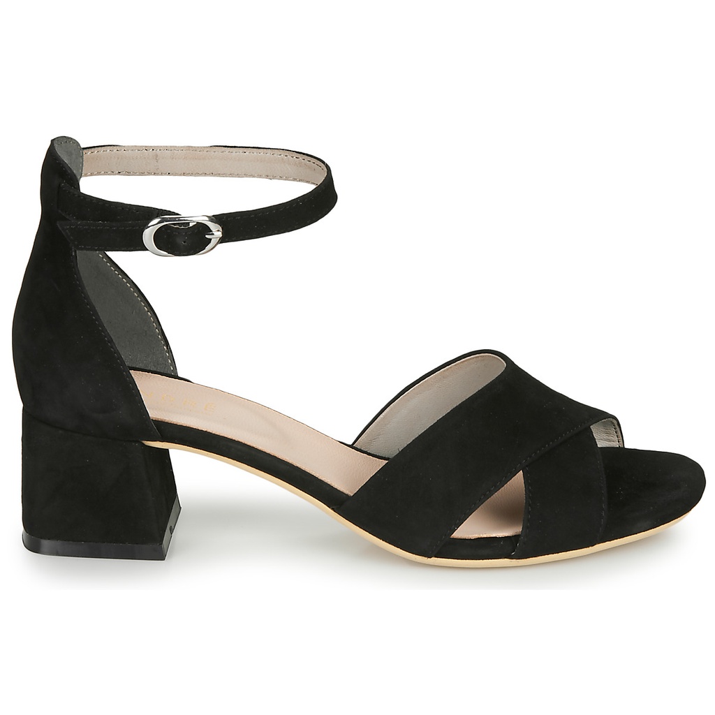 Andre Sandales
 Jayla Femme