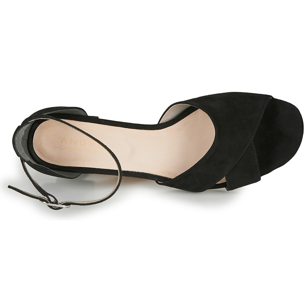 Andre Sandales
 Jayla Femme