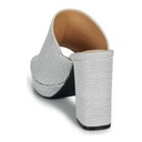 Andre  Sabots
 Melinda Femme