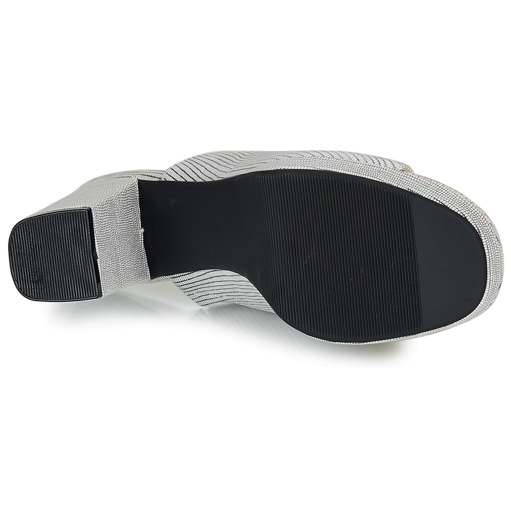 Andre  Sabots
 Melinda Femme