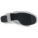 Andre  Sabots
 Melinda Femme