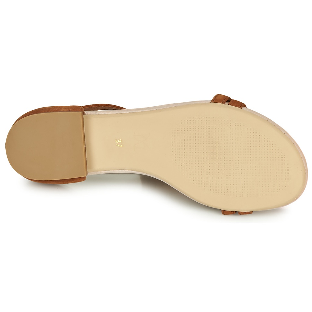 Andre Sandales
 Femme Briana Daim Marron