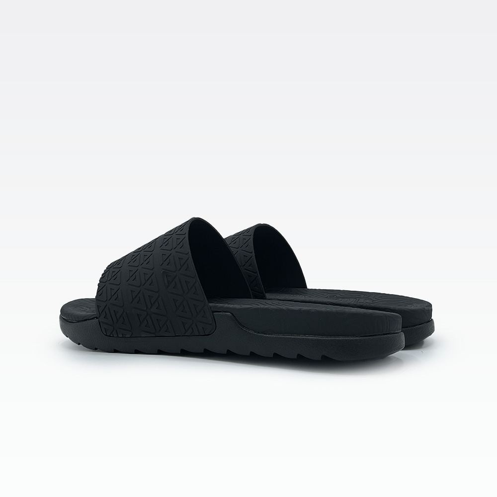 Peak Slippers Black