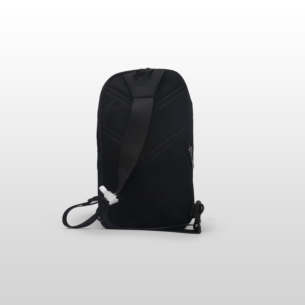 Peak Front Pack Black