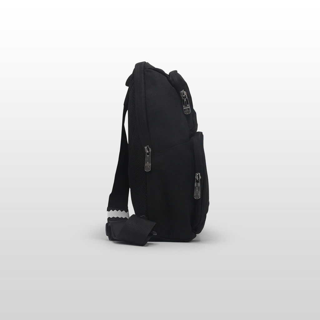 Peak Front Pack Black