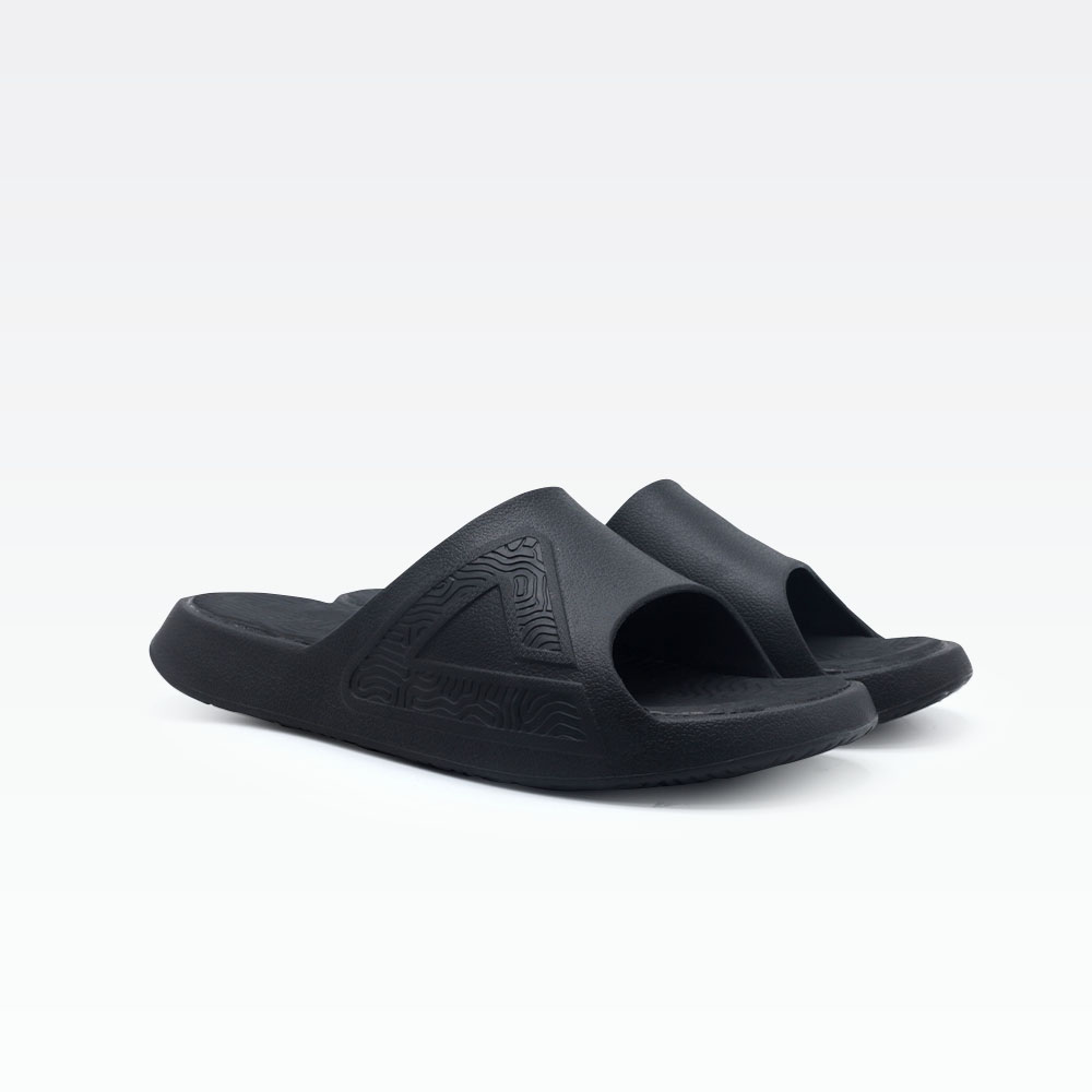 Peak Taichi Slippers All Black