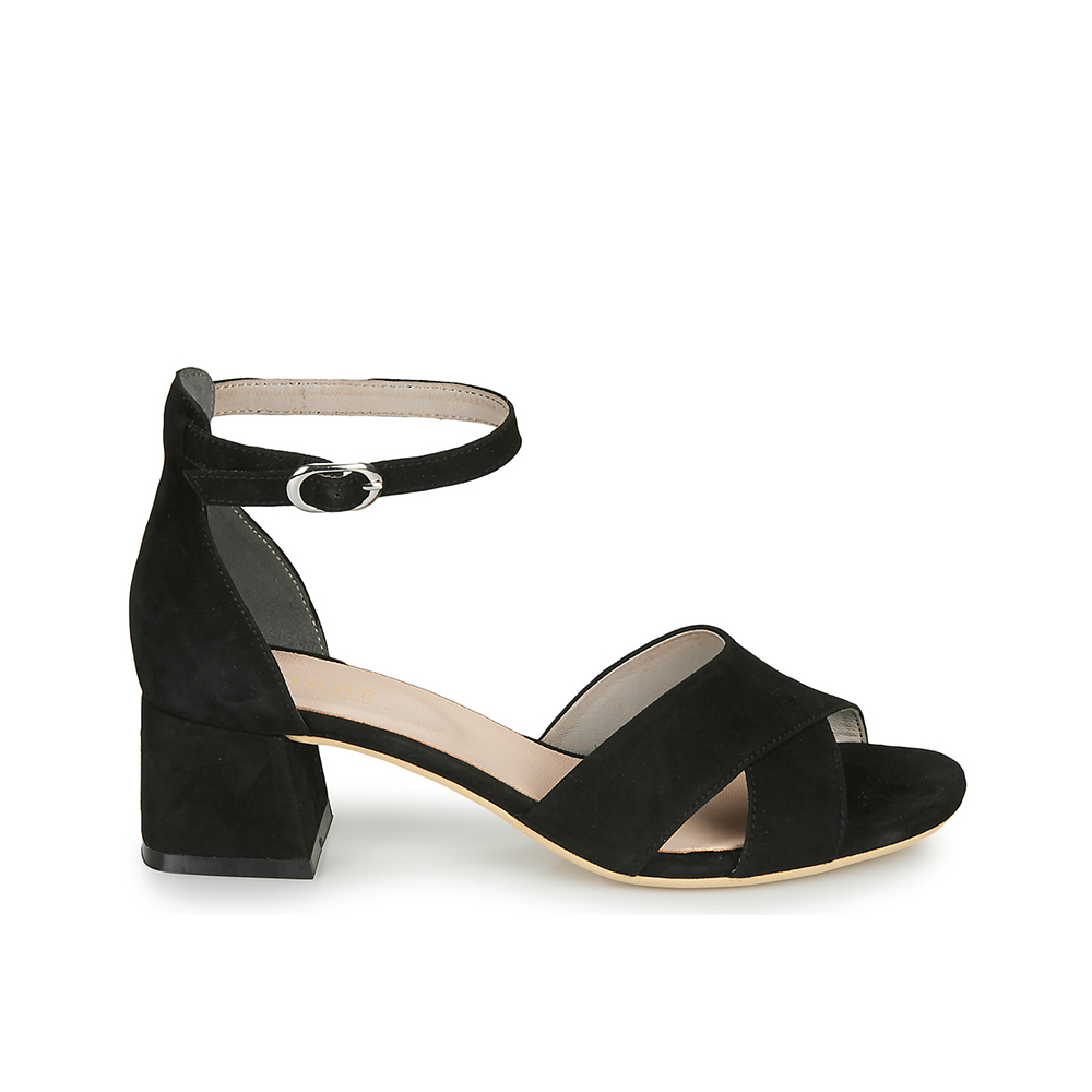 Andre Sandales
 Jayla Femme