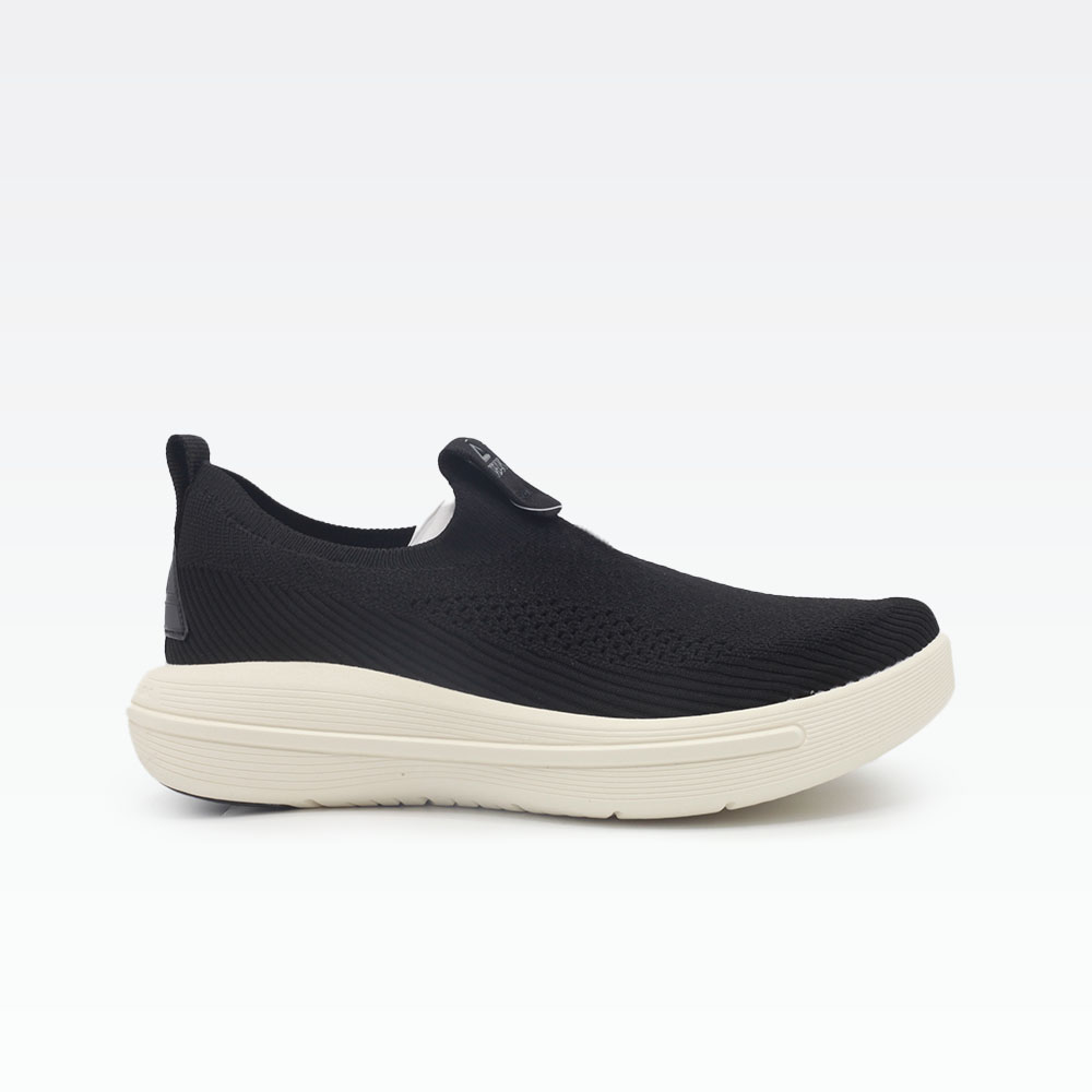 Peak Slip On Shoes Black/Off White step
